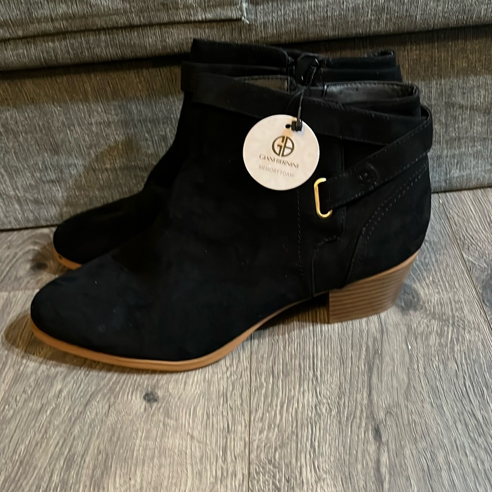 Black suede Gianni Bernini memory foam boots